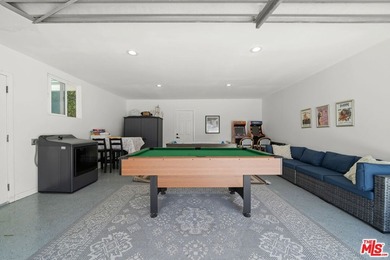 Welcome to 3037 Pacific Avenue, a design-forward Mid-Century - photo 25