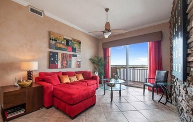 Gorgeous, Lower Penthouse condo in the charming Montecito in - photo 3