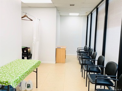 For Sale-Prime Community Facility space in the heart of Hushing! - photo 3