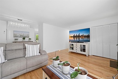 This pristine raised ranch may be just what you're loooking for! - photo 8