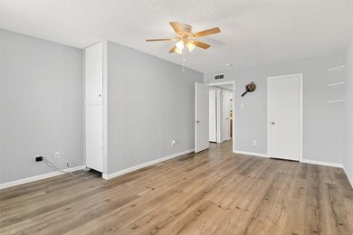 Pretty end unit offering extra privacy. Overlooks the old - photo 20