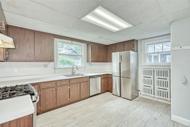 Welcome to Historic Seneca Parkway, also known as *Judges Row.* - photo 23