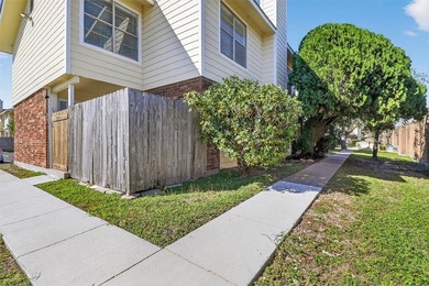 Pretty end unit offering extra privacy. Overlooks the old - photo 25