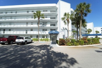 Rarely available corner unit w/ one of the best pool views in - photo 25