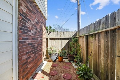 Pretty end unit offering extra privacy. Overlooks the old - photo 29