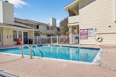 Pretty end unit offering extra privacy. Overlooks the old - photo 31