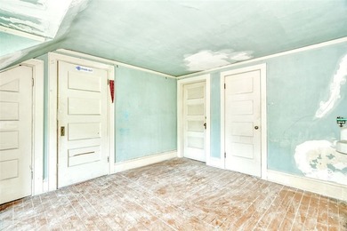 Welcome to Historic Seneca Parkway, also known as *Judges Row.* - photo 37