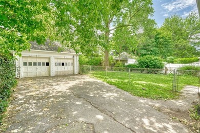 Welcome to Historic Seneca Parkway, also known as *Judges Row.* - photo 42