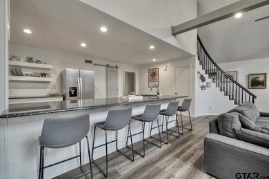 Big on space, big on style-this Hideaway gem delivers - photo 9