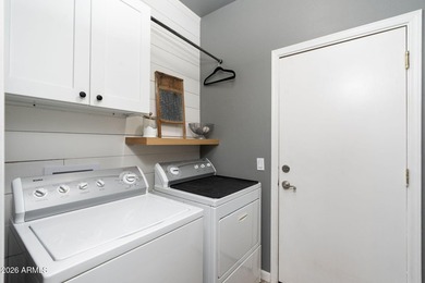 Sophisticated living in the GATED, Arrowhead Enclave community! - photo 13
