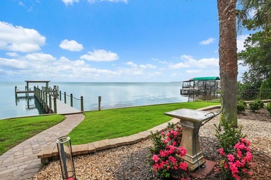 This stunning single-story home captivates with exquisite and - photo 3