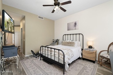 Sophisticated living in the GATED, Arrowhead Enclave community! - photo 16