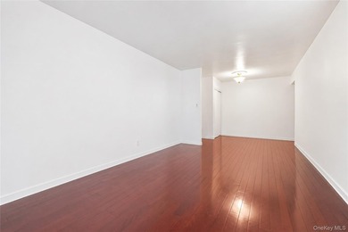 Beautifully renovated top-floor one-bedroom co-op in the heart - photo 7