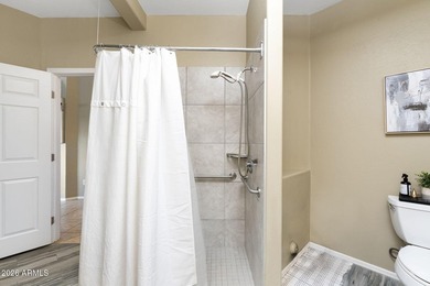 Sophisticated living in the GATED, Arrowhead Enclave community! - photo 18