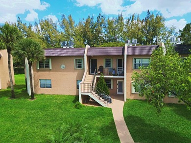 Beautiful corner-unit condo located in the desirable 55+ - photo 3