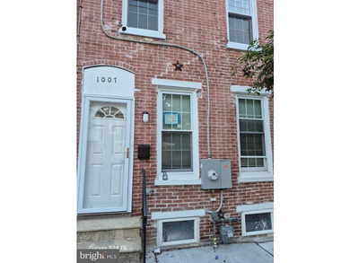 Welcome to this beautifully city home, where modern updates meet - photo 1