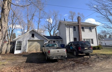 Charming 2-story home offering 3 bedrooms and 2 bathrooms, (one - photo 3