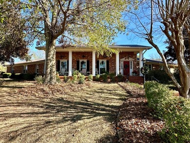 (private lake, pond, creek) Home For Sale in Newville Alabama