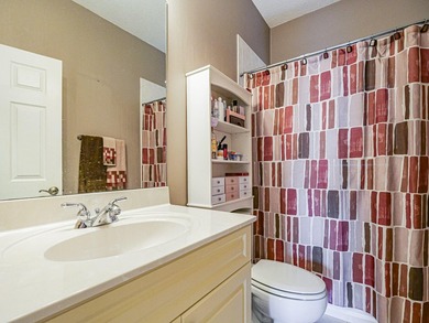 Must-see beautiful 4BR/3BA/2-car garage home with office - photo 28