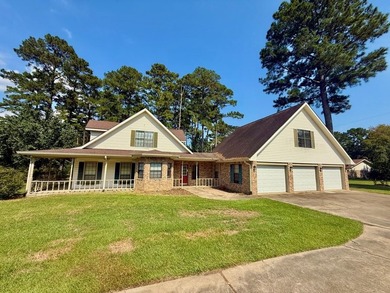 Stunning 3BR/2.5BA Two-Story Home in Hemphill, TX Prime Location - photo 2