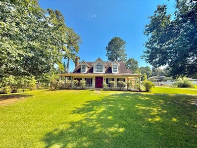 Stunning 3BR/2.5BA Two-Story Home in Hemphill, TX Prime Location - photo 7