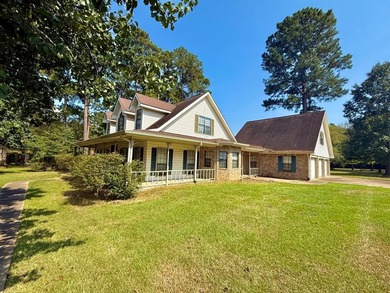 Stunning 3BR/2.5BA Two-Story Home in Hemphill, TX Prime Location - photo 8