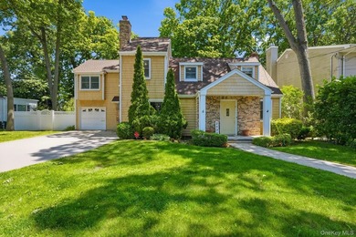 Welcome to 2595 Yorktown St., a fabulous Colonial perfectly - photo 1
