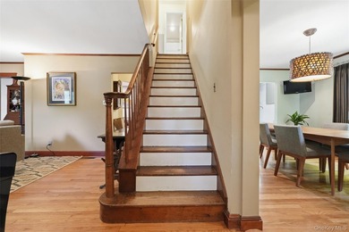 Welcome to 2595 Yorktown St., a fabulous Colonial perfectly - photo 3