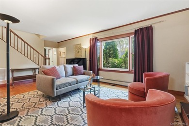 Welcome to 2595 Yorktown St., a fabulous Colonial perfectly - photo 5