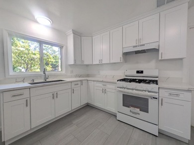 Spacious singlefamily residence plus commercial warehouse on one - photo 11
