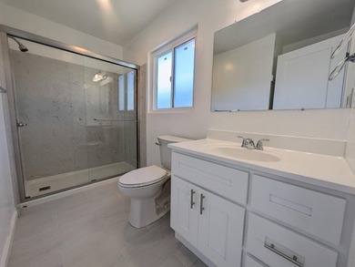 Spacious singlefamily residence plus commercial warehouse on one - photo 20