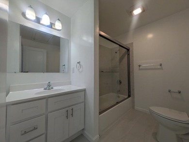 Spacious singlefamily residence plus commercial warehouse on one - photo 24