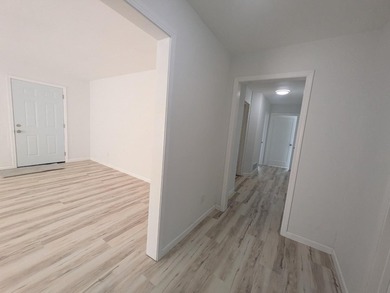 Spacious singlefamily residence plus commercial warehouse on one - photo 26