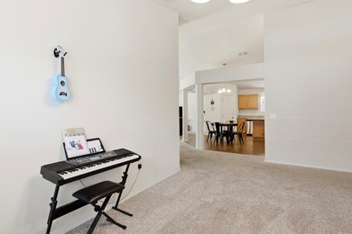 Located in the Duncan Ridge community of Navarre, this 3-bedroom - photo 10