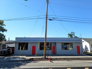 Spacious singlefamily residence plus commercial warehouse on one - photo 32