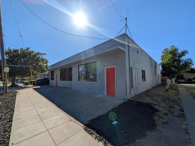 Spacious singlefamily residence plus commercial warehouse on one - photo 33