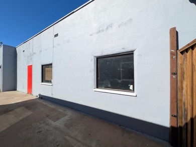 Spacious singlefamily residence plus commercial warehouse on one - photo 35