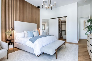 Elegant fully renovated 3 bedroom 3.5 bath single level home - photo 37