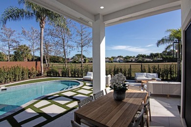 Elegant fully renovated 3 bedroom 3.5 bath single level home - photo 43