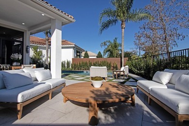 Elegant fully renovated 3 bedroom 3.5 bath single level home - photo 45