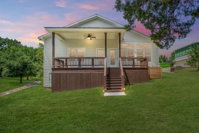 Cedar Creek Lake Home For Sale in Enchanted Oaks Texas