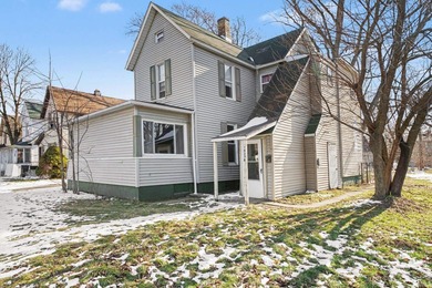 St. Joseph River Home For Sale in Elkhart Indiana