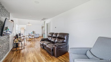 Beautiful Corner Lot Home Located In A Quiet Oceanside - photo 3