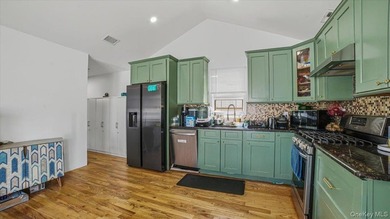 Beautiful Corner Lot Home Located In A Quiet Oceanside - photo 9