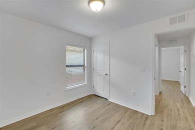 Don't miss this move-in ready 3 bed, 2 bath home in the heart of - photo 15