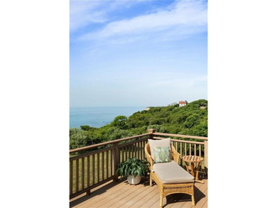 This waterfront property offers an increasingly rare opportunity - photo 8
