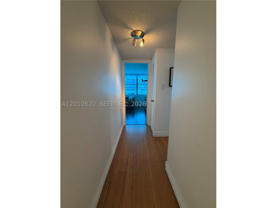 Spacious 2-bedroom, 2-bathroom apartment featuring a beautiful - photo 19