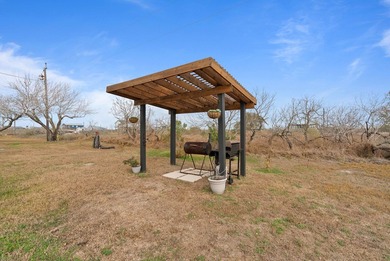 Welcome to 341-342 W. Misty Oak Lane, a stunning coastal escape - photo 19