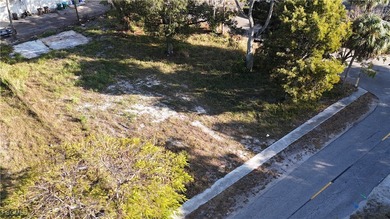 Caloosahatchee River Lot For Sale in Fort Myers Florida