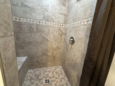 Located in Fort Walton Beach's established Kenwood neighborhood - photo 6